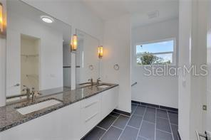 Building Photo - 4524 Riverwood Ave