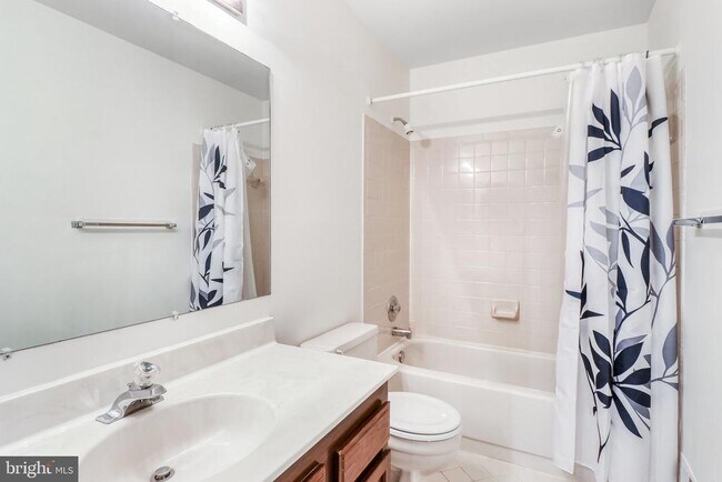 Building Photo - 3964 Rosebay Ct