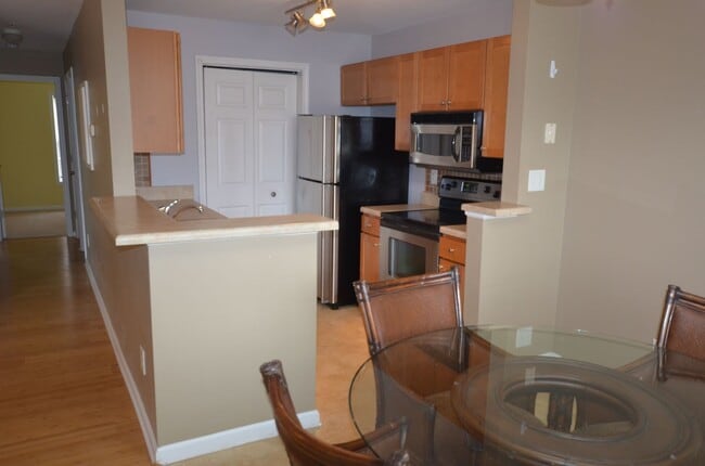 Building Photo - Kinderton 2 Bed/2 Bath Apartment