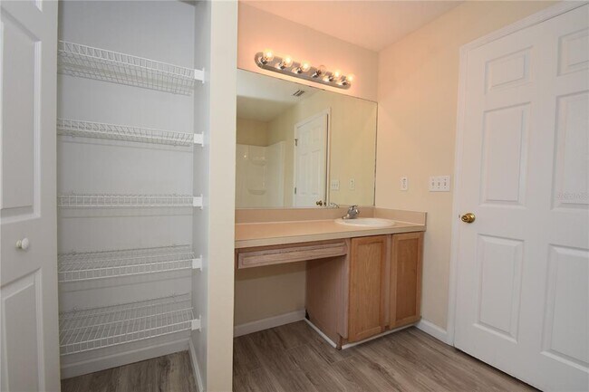 Building Photo - 15 White Deer Ln