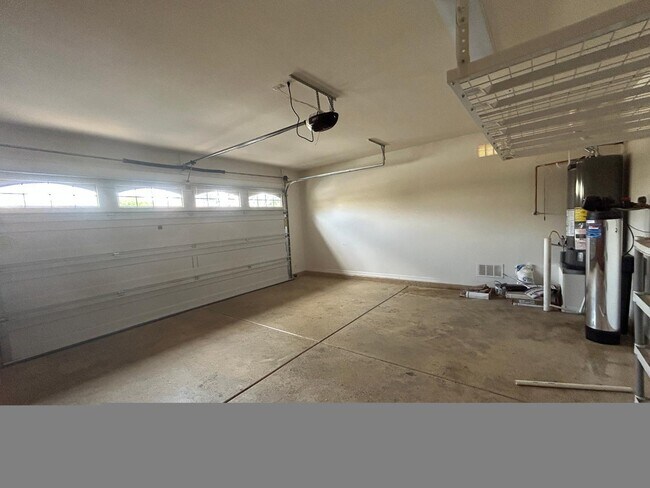 Building Photo - 5537 W Desert Hollow Dr