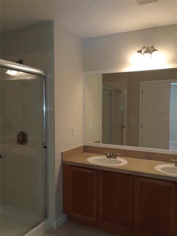 Building Photo - 2533 Old Kent Cir