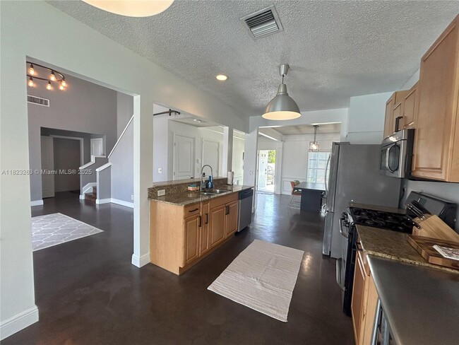 Building Photo - 5708 S Plum Bay Pkwy