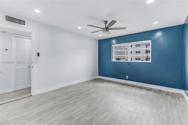 Building Photo - 5300 Washington St