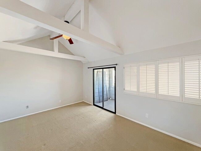 Building Photo - Stunning 2BD/2BA Condo on Scripps Ranch Bl...
