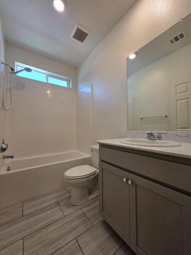Building Photo - Newer 5 Bedroom 4.5 Bathroom in SE Visalia!! Coming soon!!
