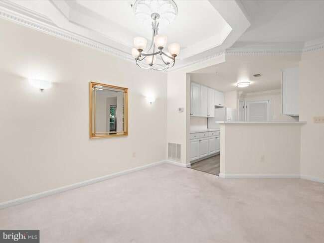 Building Photo - 10713 Symphony Way