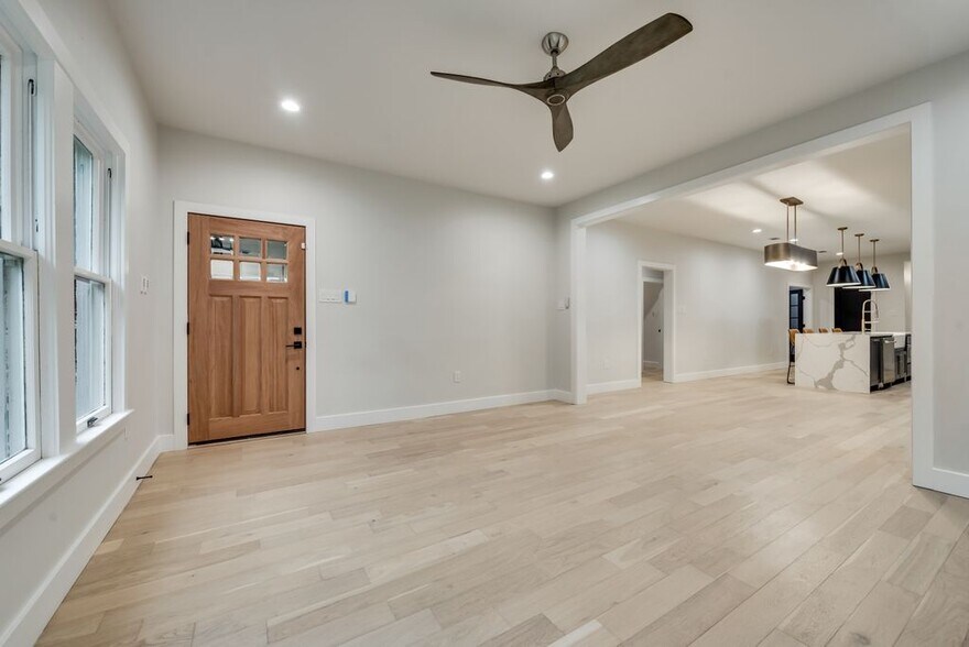 Building Photo - 5406 Vanderbilt Ave