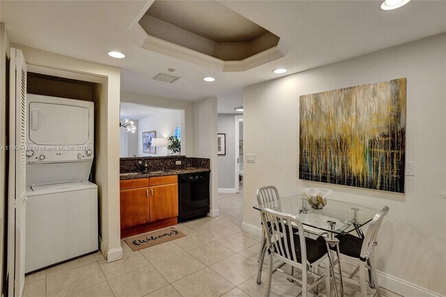 Building Photo - 9559 Collins Ave