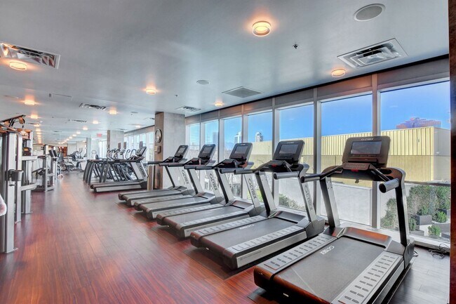 Building Photo - Martin 1905-Stunning Strip Views from this 2Bd Residence