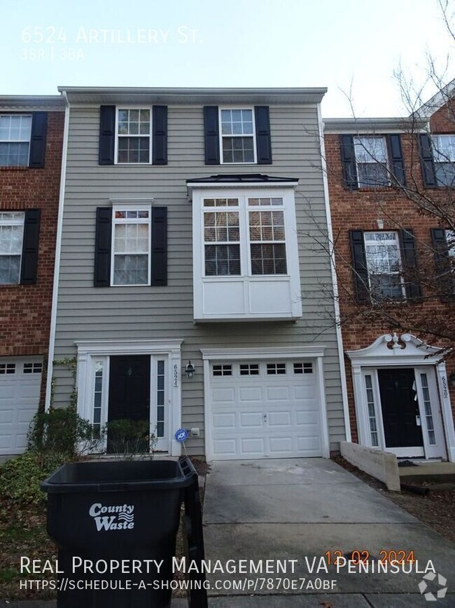 Building Photo - 3 Bedroom Townhome Rental in Liberty Crossing