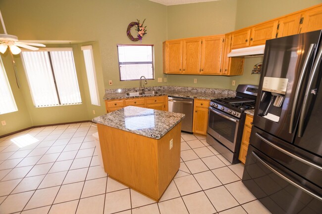 Building Photo - Spacious 4-Bedroom, 2-Bath Home with With ...