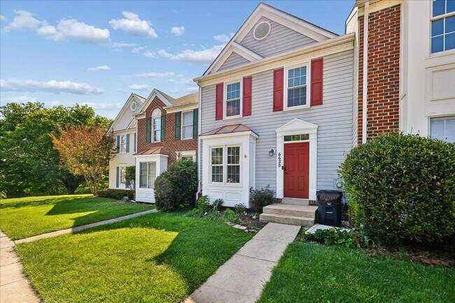 Building Photo - Luxury Townhome at Lake Linganore