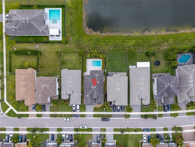 Building Photo - 15431 Goldfinch Cir