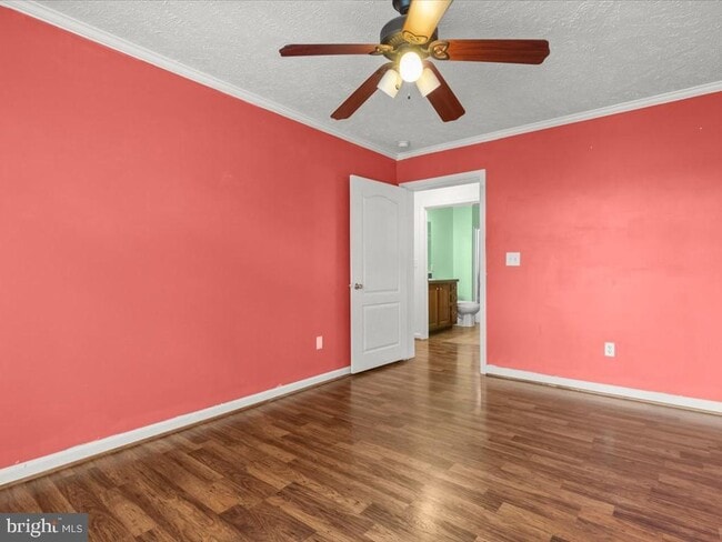 Building Photo - 5010 Blake Dr