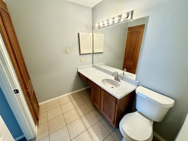 Building Photo - 14600 Fonmeadow Dr