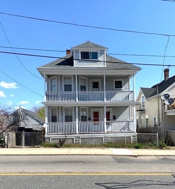 Building Photo - 457 Admiral St