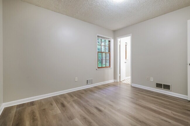 Building Photo - 180 Belmont Farms Dr