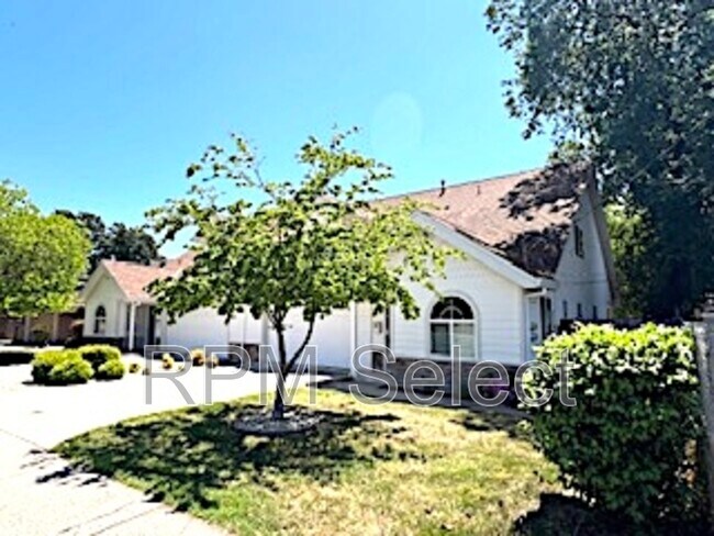 Primary Photo - 4534 Whitney Ave