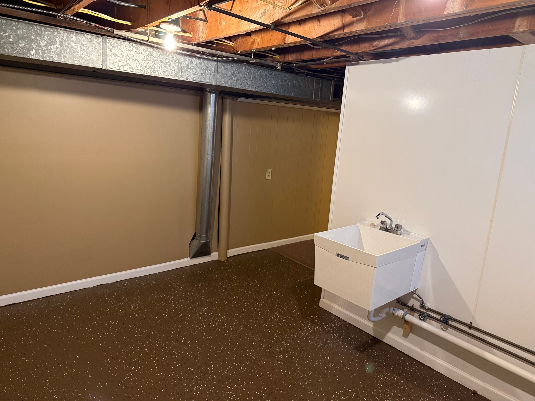 Building Photo - 5409 E 131st St