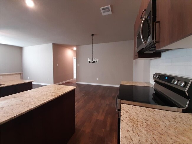 Building Photo - 9815 Grosbeak Ln