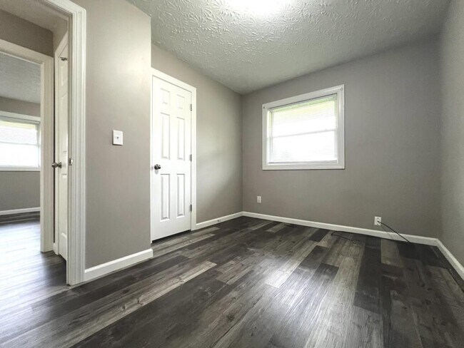 Building Photo - 77 Brookhaven Dr