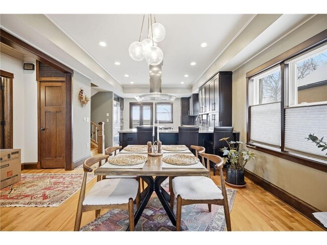 Building Photo - 241 Russell Ave S