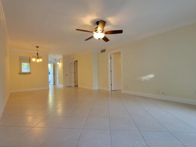 Building Photo - 1727 Jimmy Buffett Mem Hwy