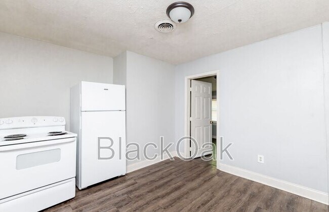 Building Photo - 917 Watt St