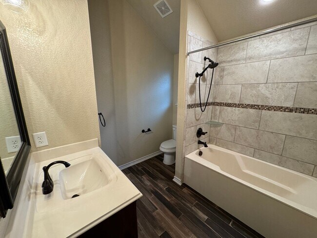 Building Photo - 5907 Verde Dr