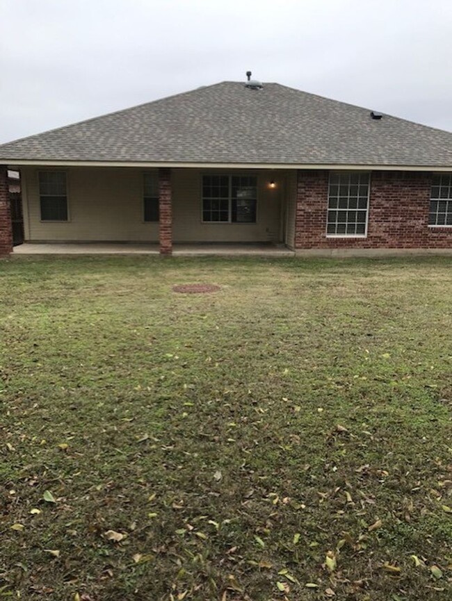 Building Photo - 4 Bedroom 2 Bath home close to the OU campus