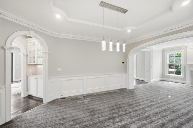 Building Photo - 678 Canterbury Dr