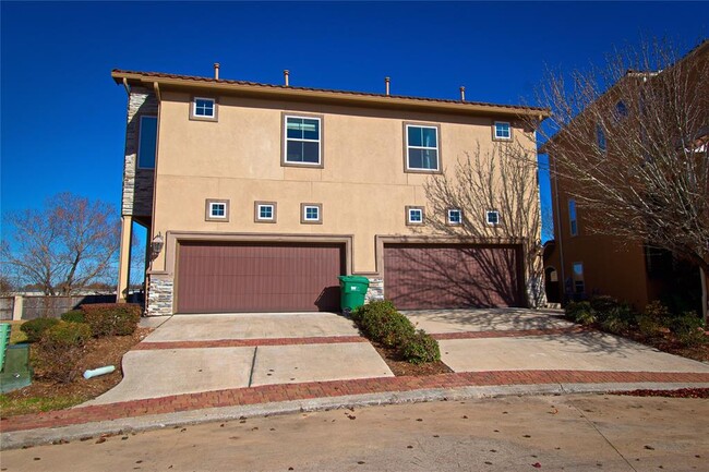 Building Photo - 4132 Boardwalk Blvd