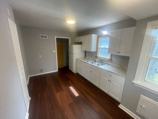 Building Photo - 4441 N 40th St
