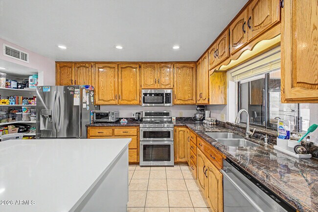 Building Photo - 20537 W Gordon Way