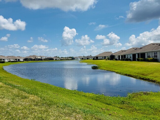 Building Photo - New built 4 bedroom 3 bath 3 car garage in Coddington Subdivision