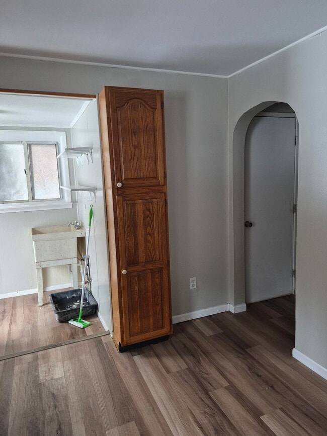 Building Photo - 805-807 Pittsburgh St