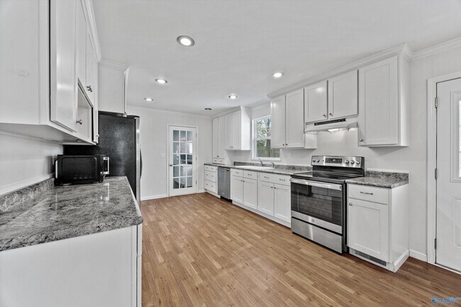 Building Photo - 107 Beaver Run Dr