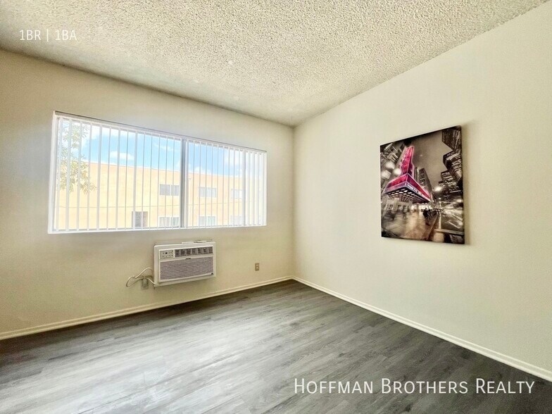 Building Photo - 11275 Huston St