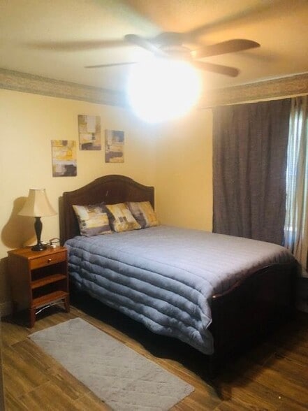 Building Photo - 3624 Ave De Gien