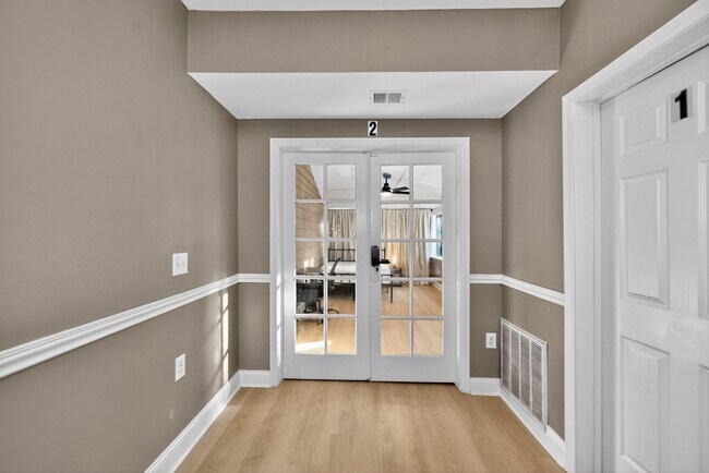 Building Photo - 512 Mason Ave