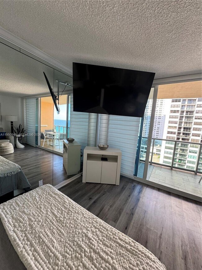 Building Photo - 2501 S Ocean Dr