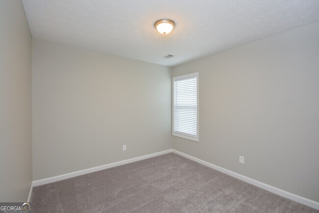 Building Photo - 5506 Walnut Ln