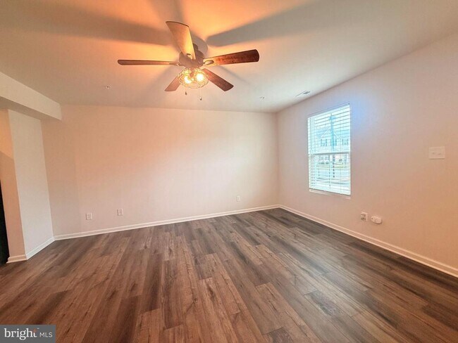 Building Photo - 70 Azalea Cir