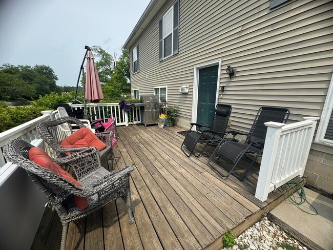 Building Photo - 201 E 19th St