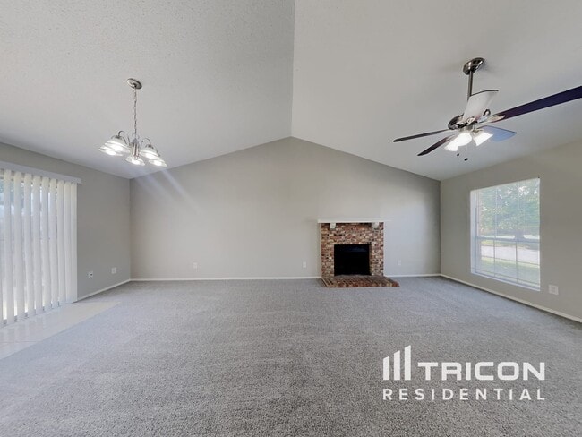 Building Photo - 3913 Big Leaf Ln