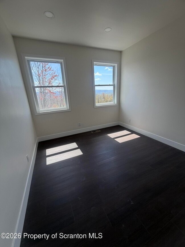 Building Photo - 105 Parkdale Dr