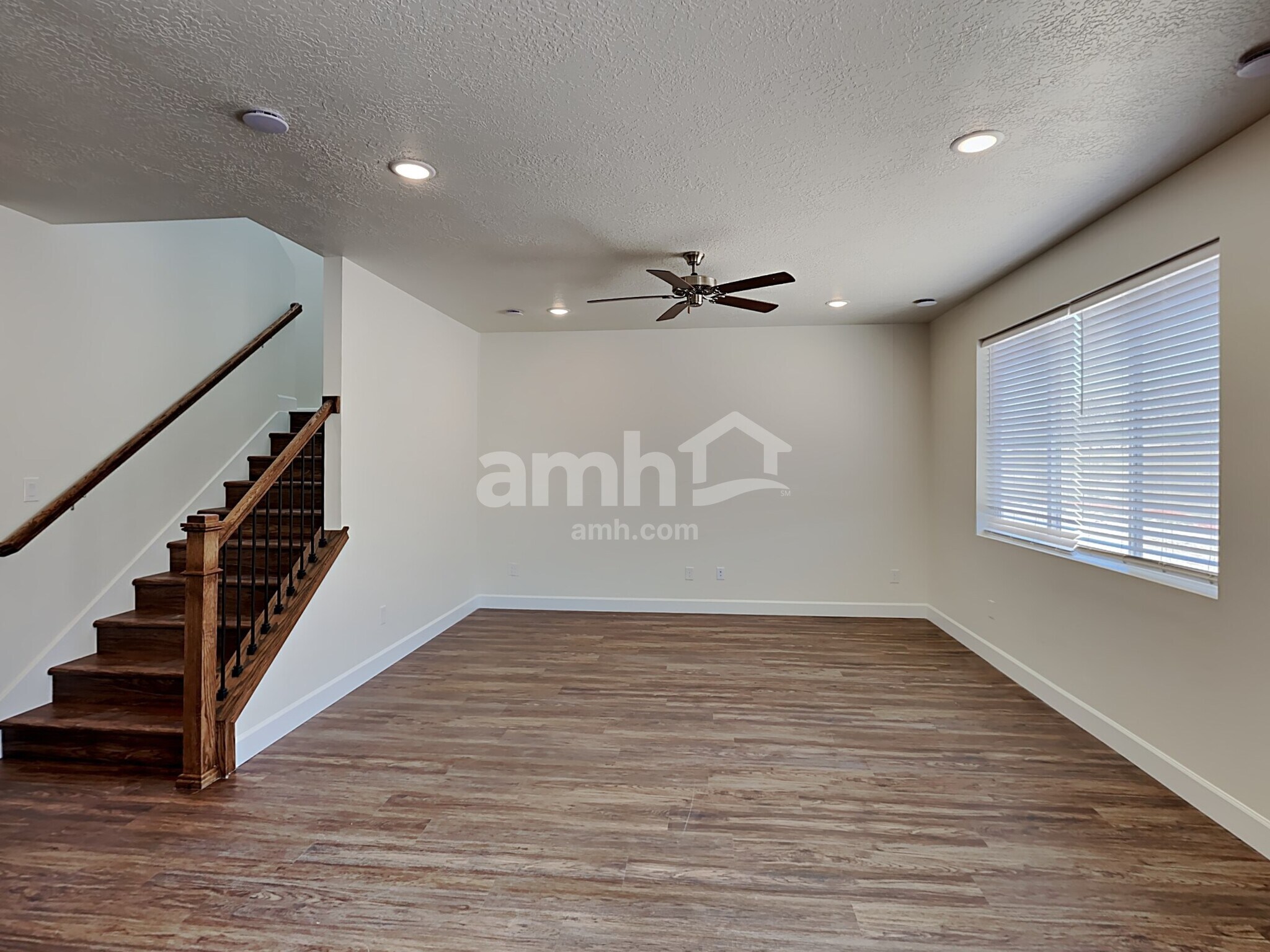 Building Photo - 4292 N Poplar St