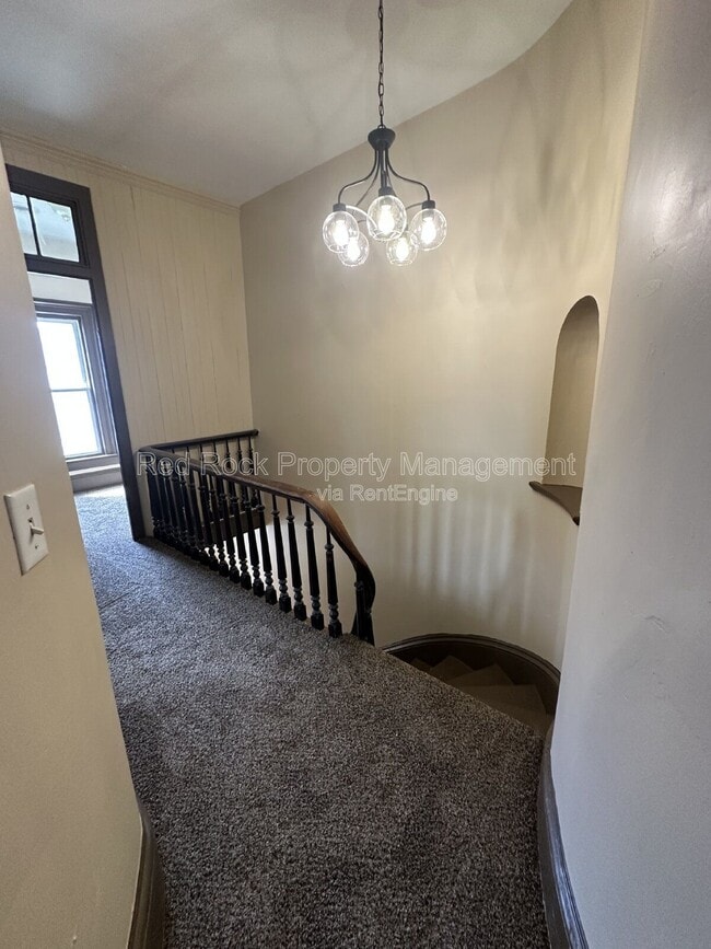 Building Photo - 802 McKinley St