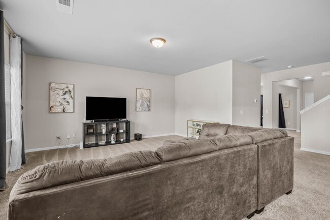 Building Photo - 1518 Valley Brook Dr SW